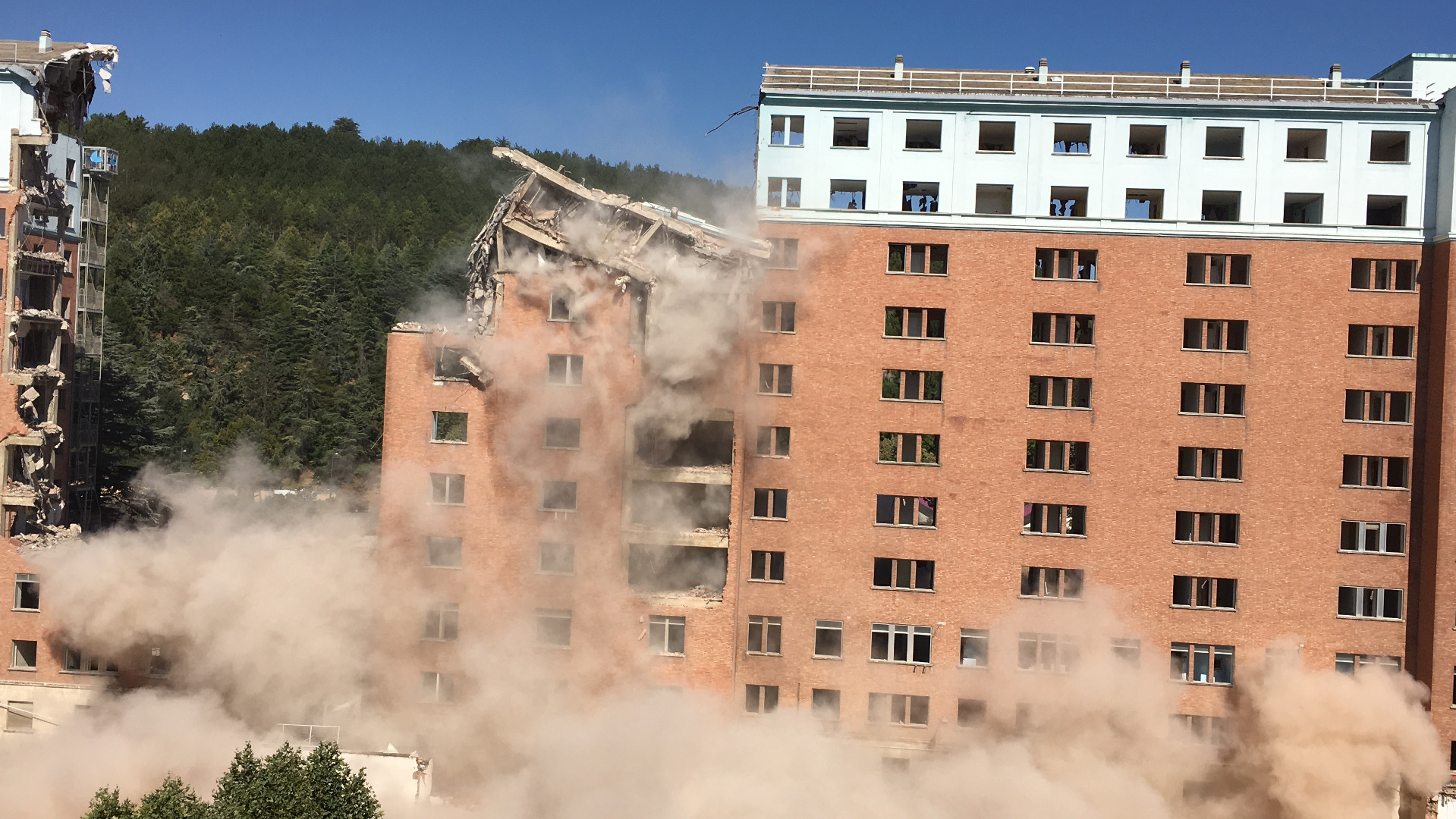 Derribo del hospital